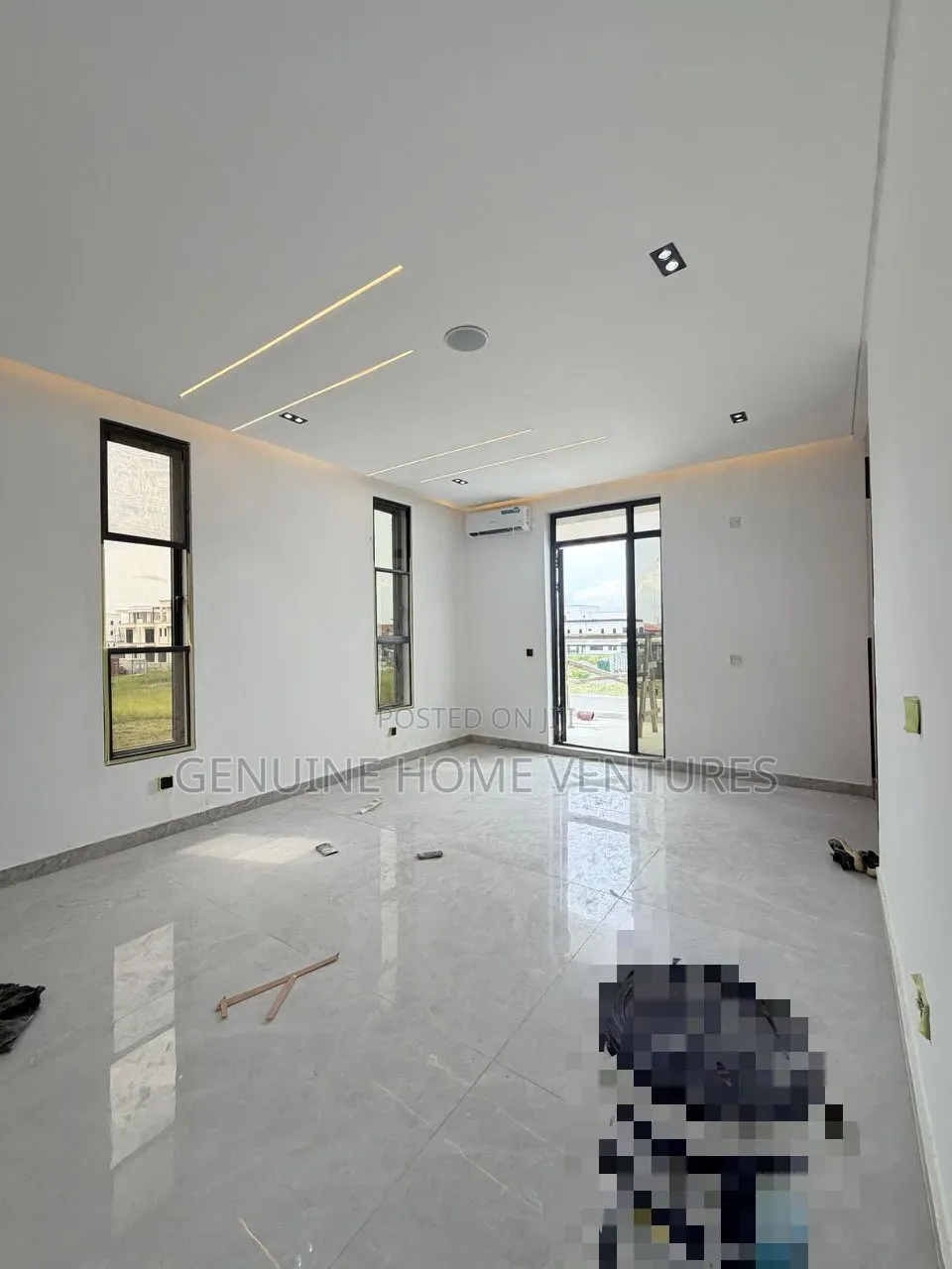 5bdrm Duplex in Ikate for sale in Ikate