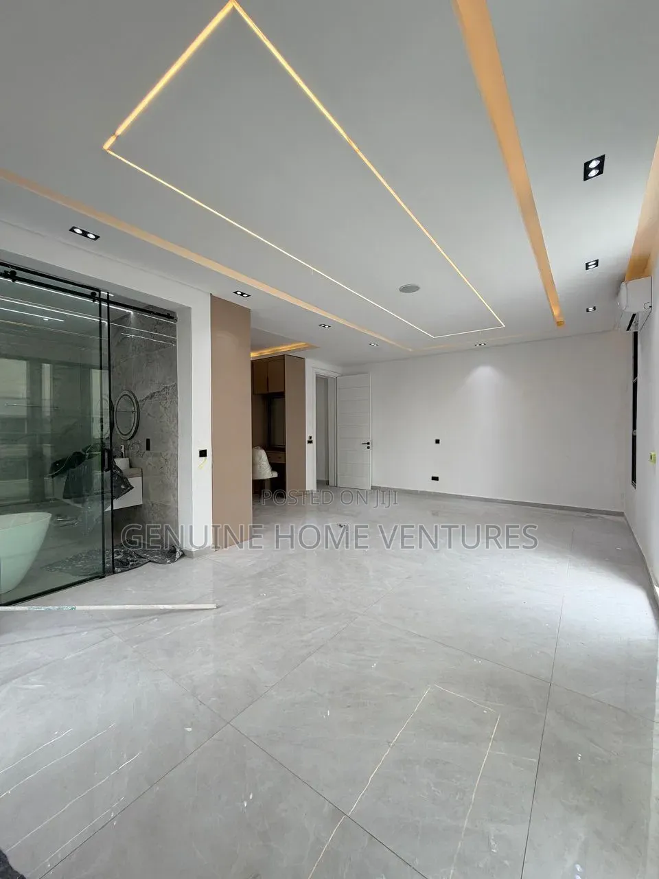 5bdrm Duplex in Ikate for sale in Ikate