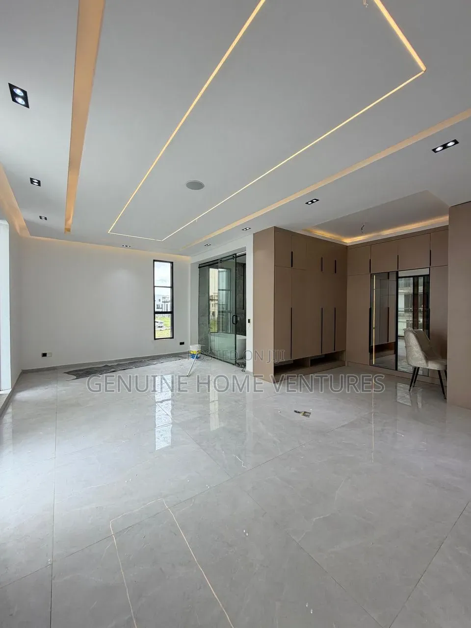 5bdrm Duplex in Ikate for sale in Ikate