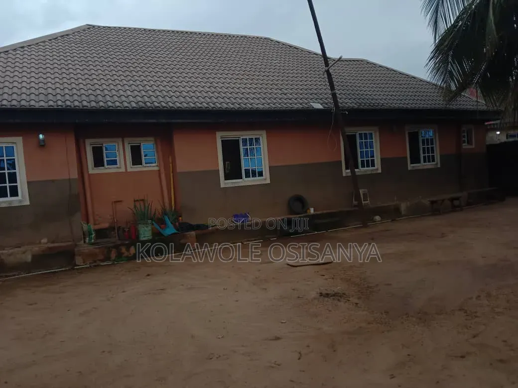 4bdrm Bungalow in Agbara-Igbesan for sale in Agbara-Igbesan