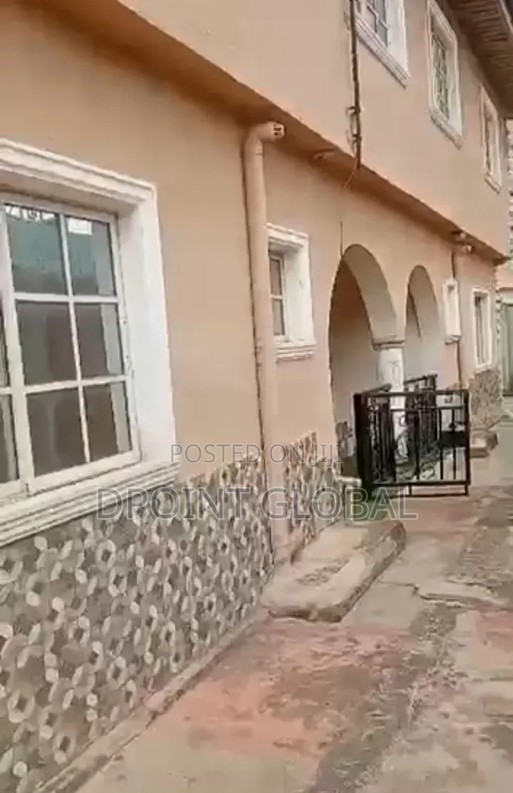 6bdrm Duplex in Peace Estate, Baruwa for sale in Baruwa