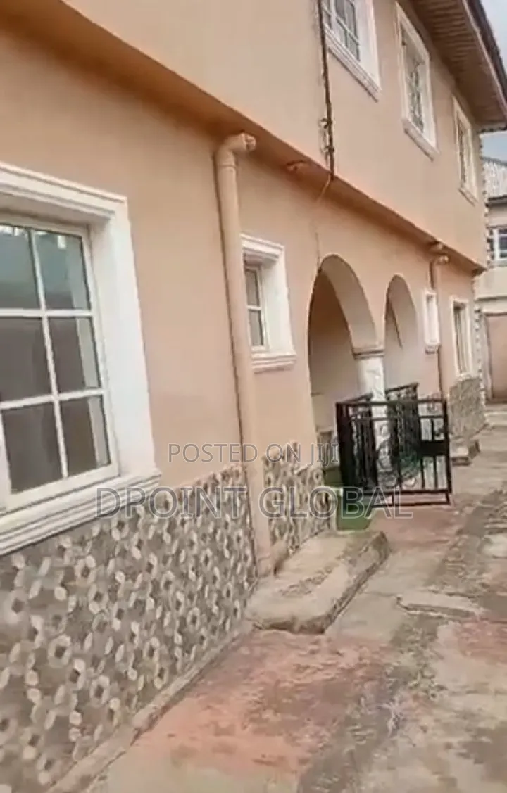 6bdrm Duplex in Peace Estate, Baruwa for sale in Baruwa