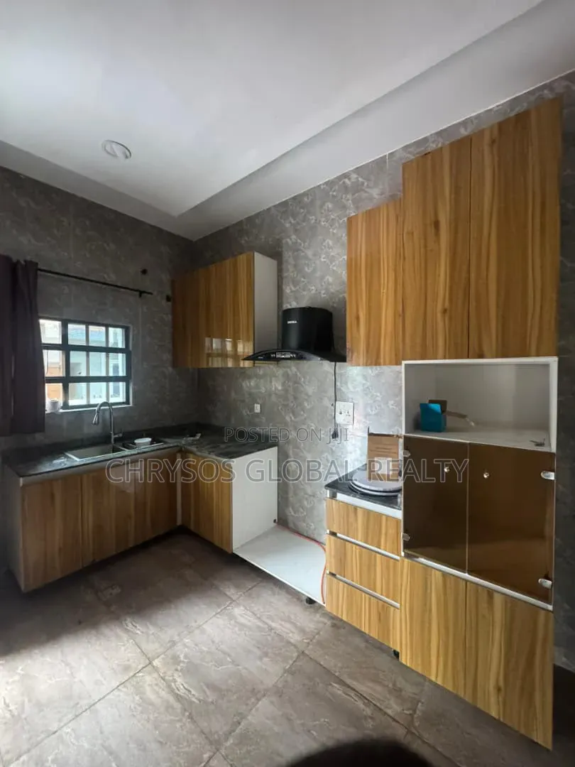 3bdrm Duplex in Carlton Gate Estate for rent in Akobo