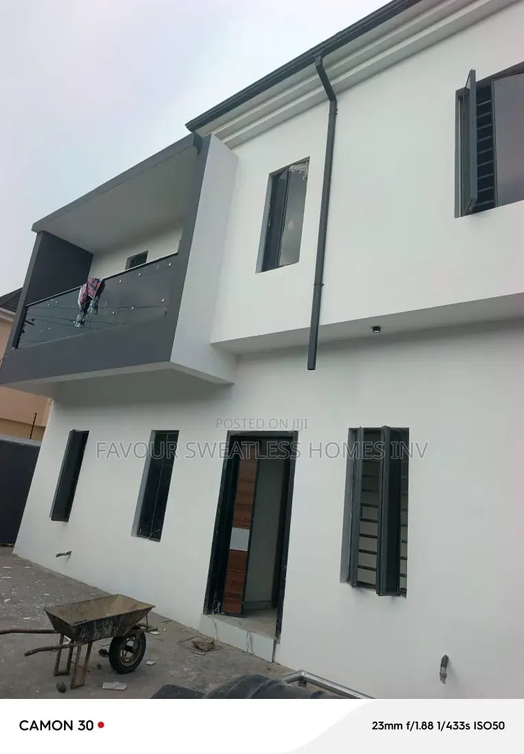 5bdrm Duplex in Magodo Ph1, GRA Phase 1 for sale in GRA Phase 1