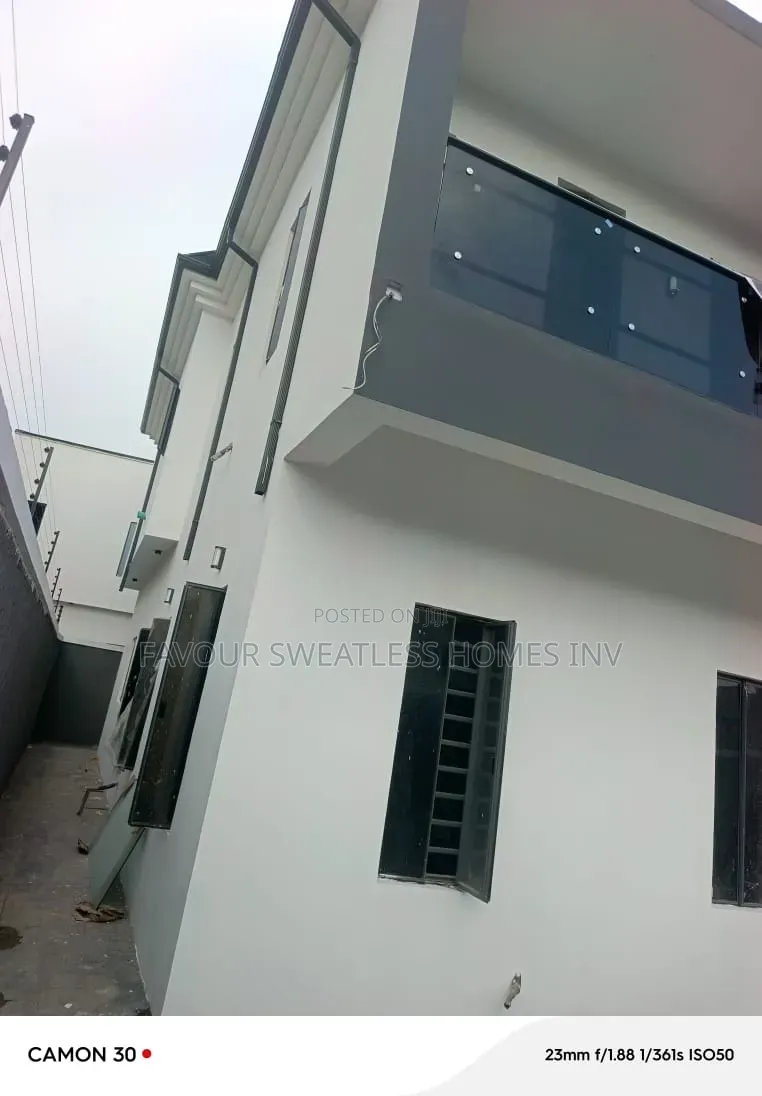 5bdrm Duplex in Magodo Ph1, GRA Phase 1 for sale in GRA Phase 1