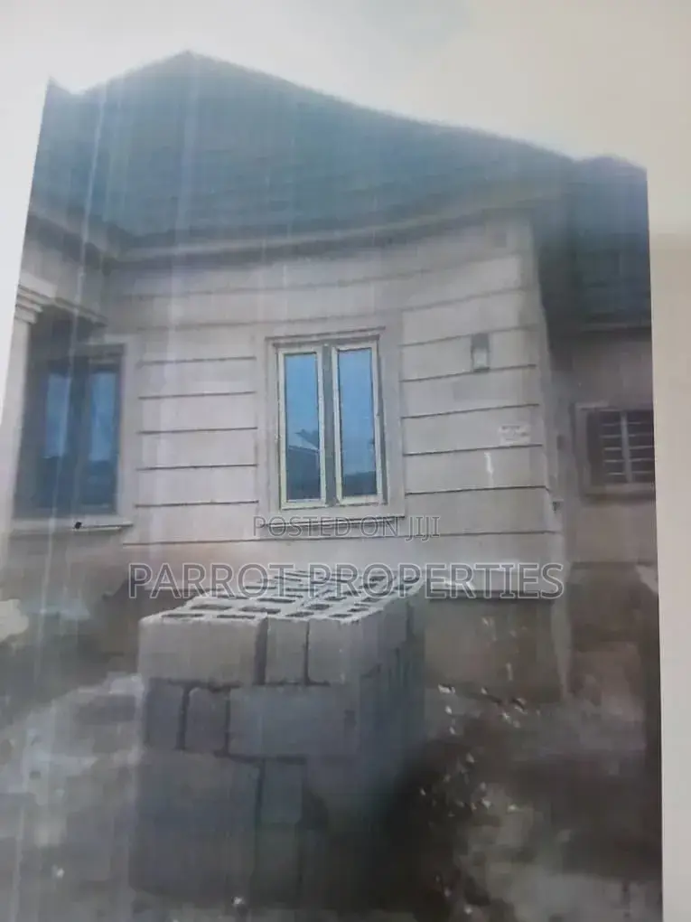 3bdrm Bungalow in Suleja. Madalla for sale in Suleja