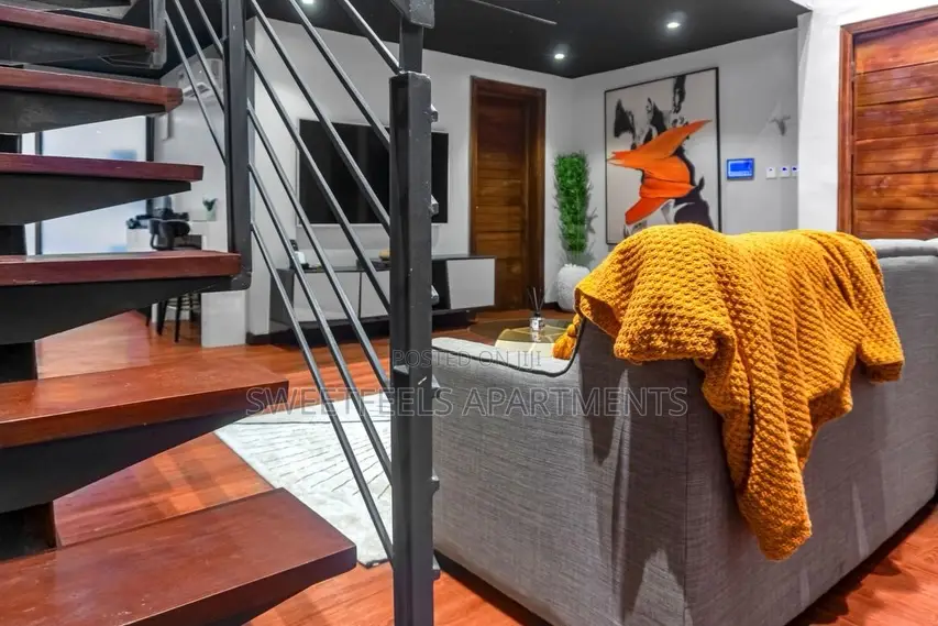 2 Bedroom With Middle Sized Bed in Ikate