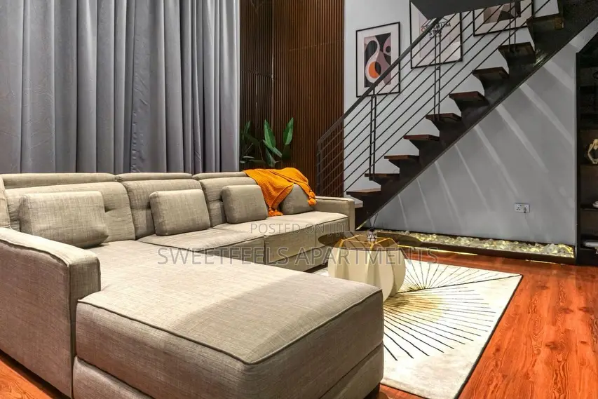 2 Bedroom With Middle Sized Bed in Ikate