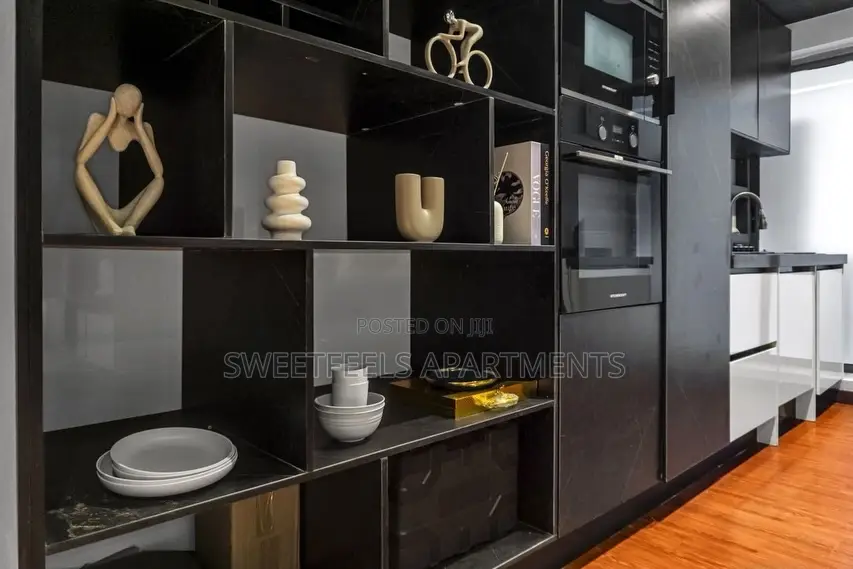 2 Bedroom With Middle Sized Bed in Ikate