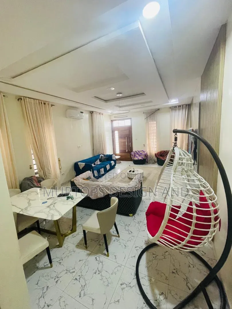 Furnished 4bdrm Duplex in Lekki Phase 2 for sale in Lekki Phase 2