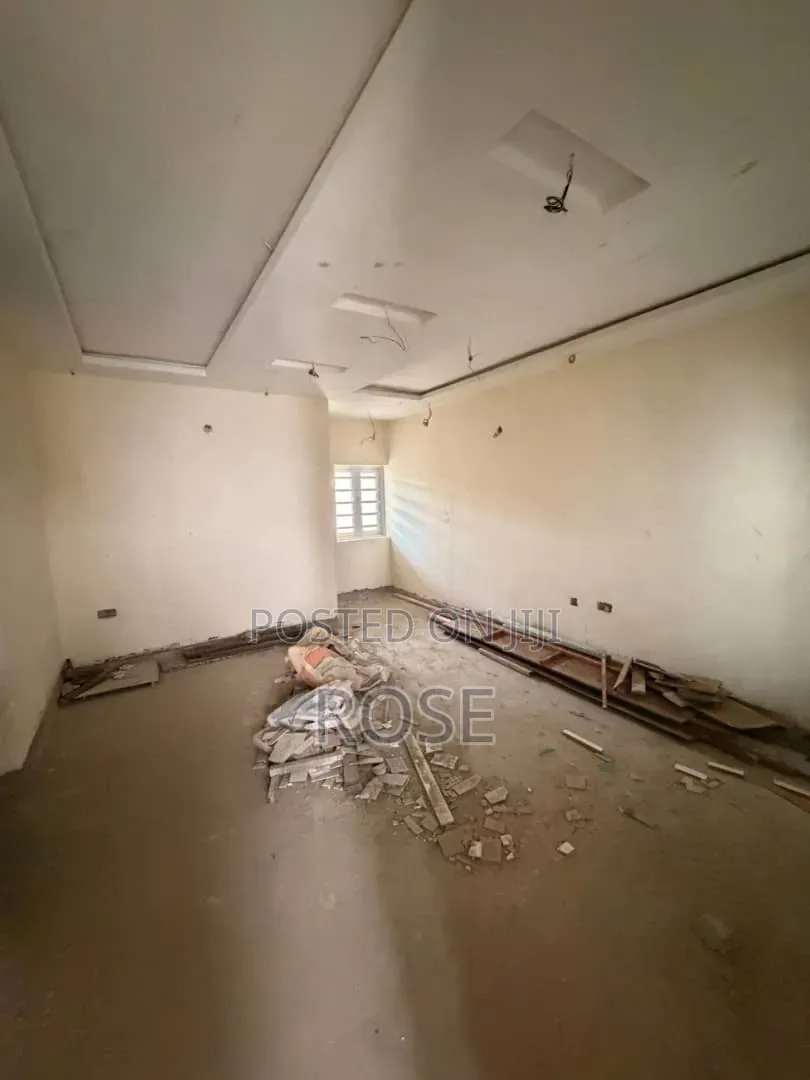 3bdrm Duplex in Shelter Extension, Uyo for rent in Uyo