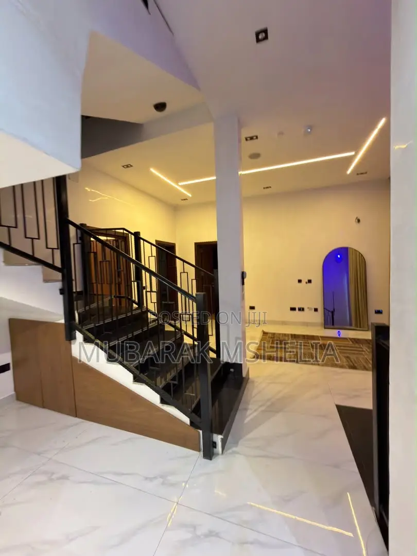 Furnished 4bdrm Duplex in Jahi for sale in Jahi