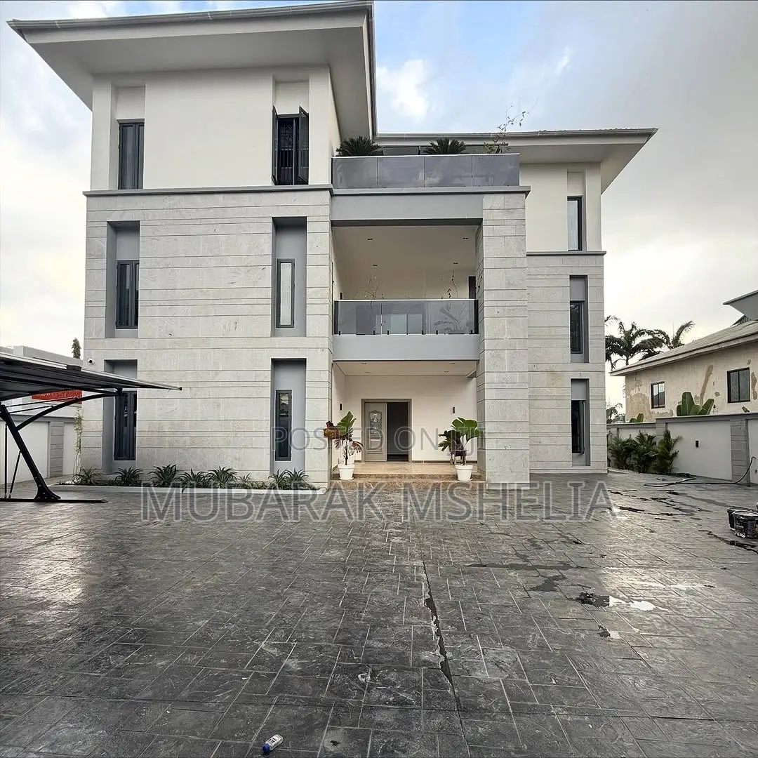 7bdrm Duplex in Maitama for sale in Maitama