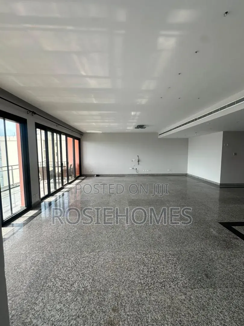 4bdrm Duplex in Banana Island for rent in Banana Island