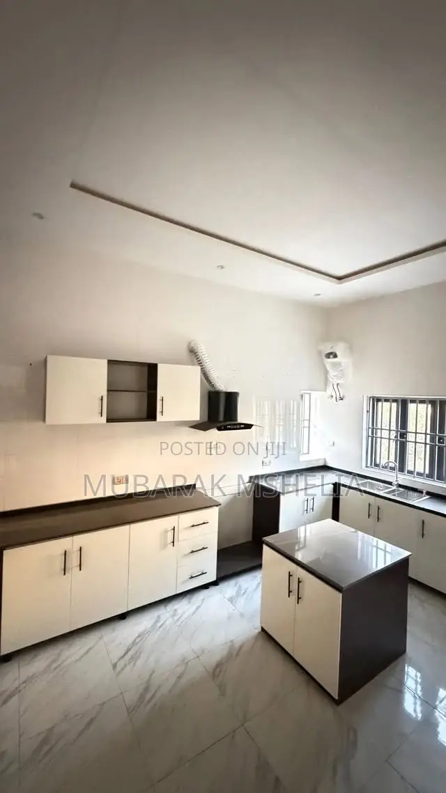 5bdrm Duplex in Guzape District for sale in Guzape District