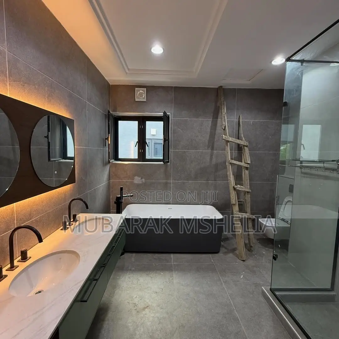 6bdrm Duplex in Katampe Extension for sale in Katampe Extension