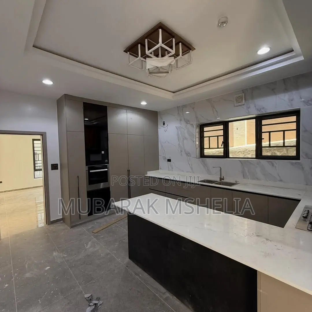 6bdrm Duplex in Katampe Extension for sale in Katampe Extension