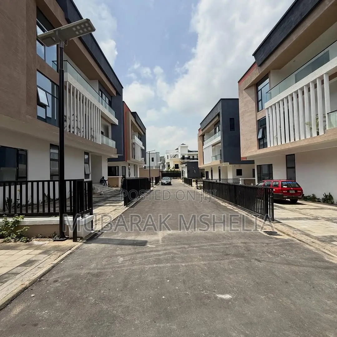 6bdrm Duplex in Katampe Extension for sale in Katampe Extension