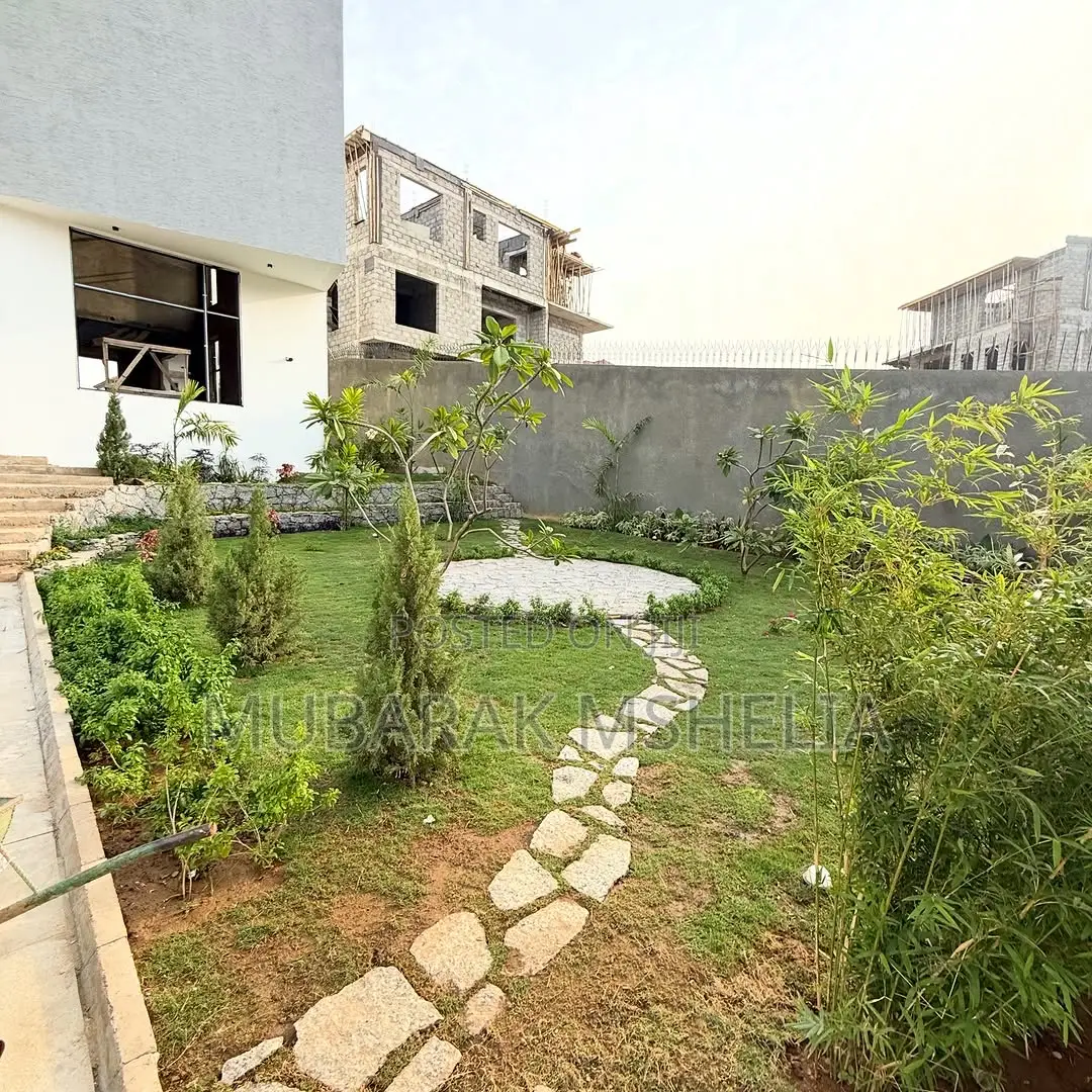 5bdrm Duplex in Katampe Extension for sale in Katampe Extension