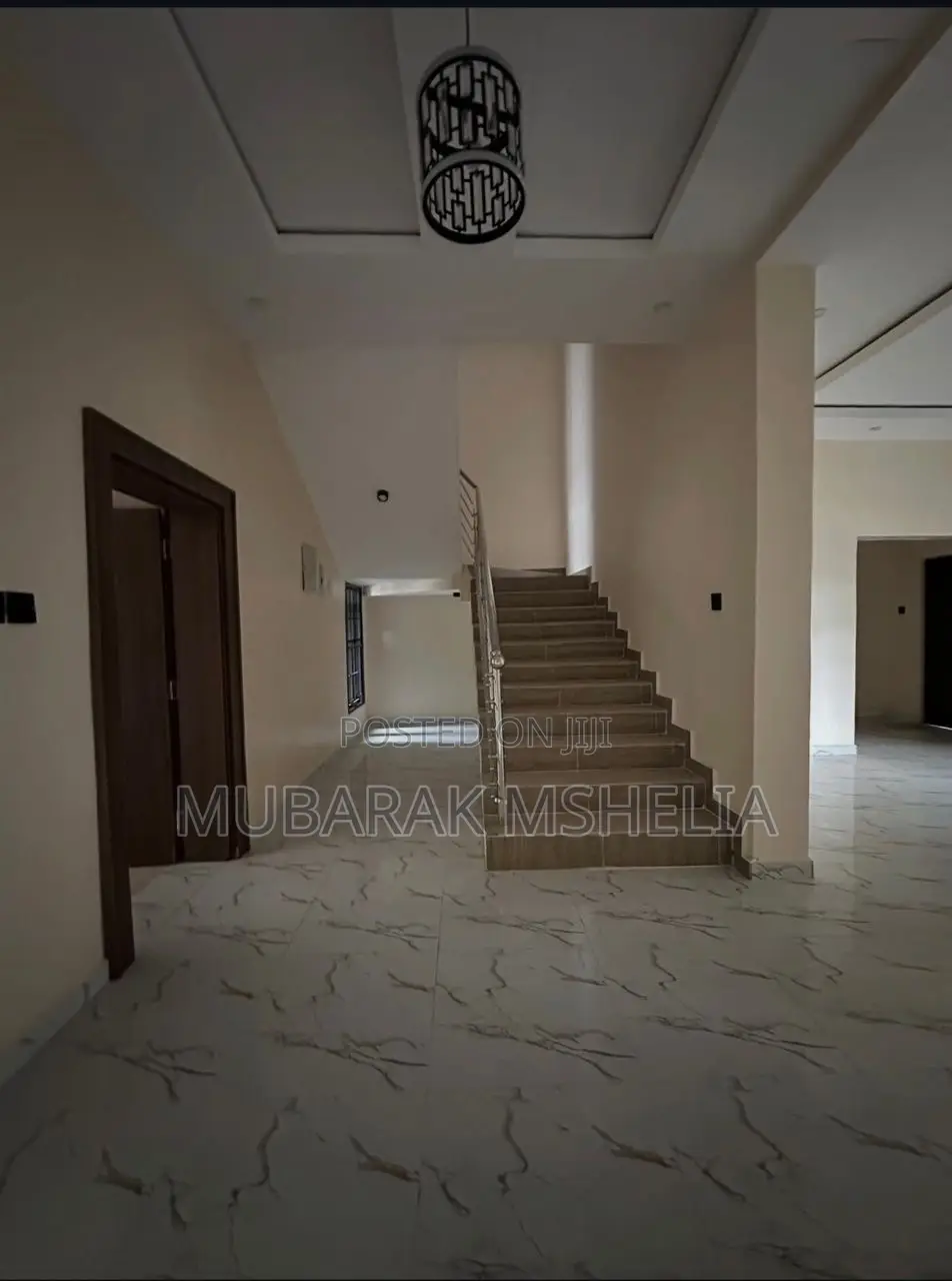 4bdrm Duplex in Mabushi for sale in Mabushi