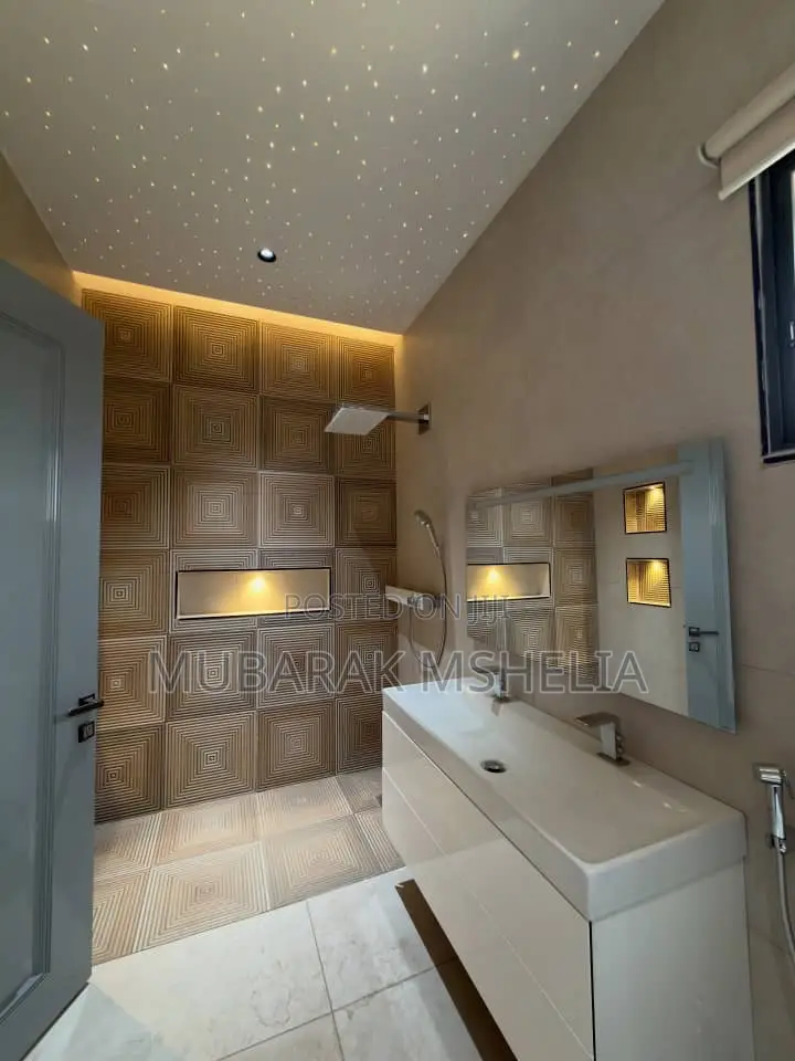 5bdrm Duplex in Zone 4 / Wuse for sale in Zone 4 / Wuse