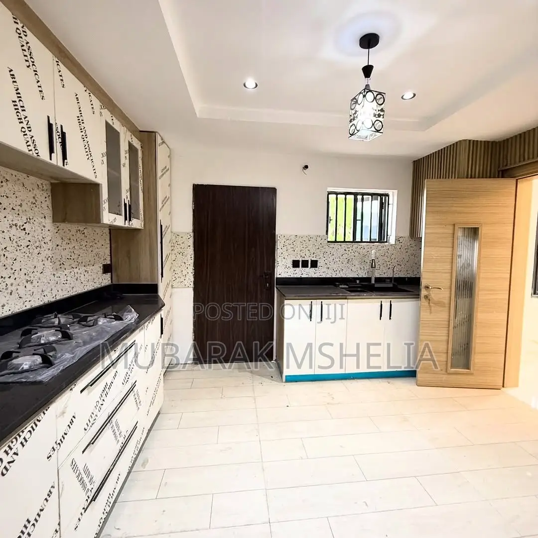 4bdrm Duplex in Jabi for sale in Jabi