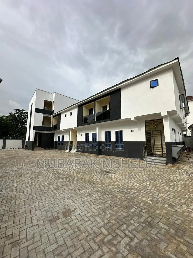 3bdrm Duplex in Gaduwa for sale in Gaduwa