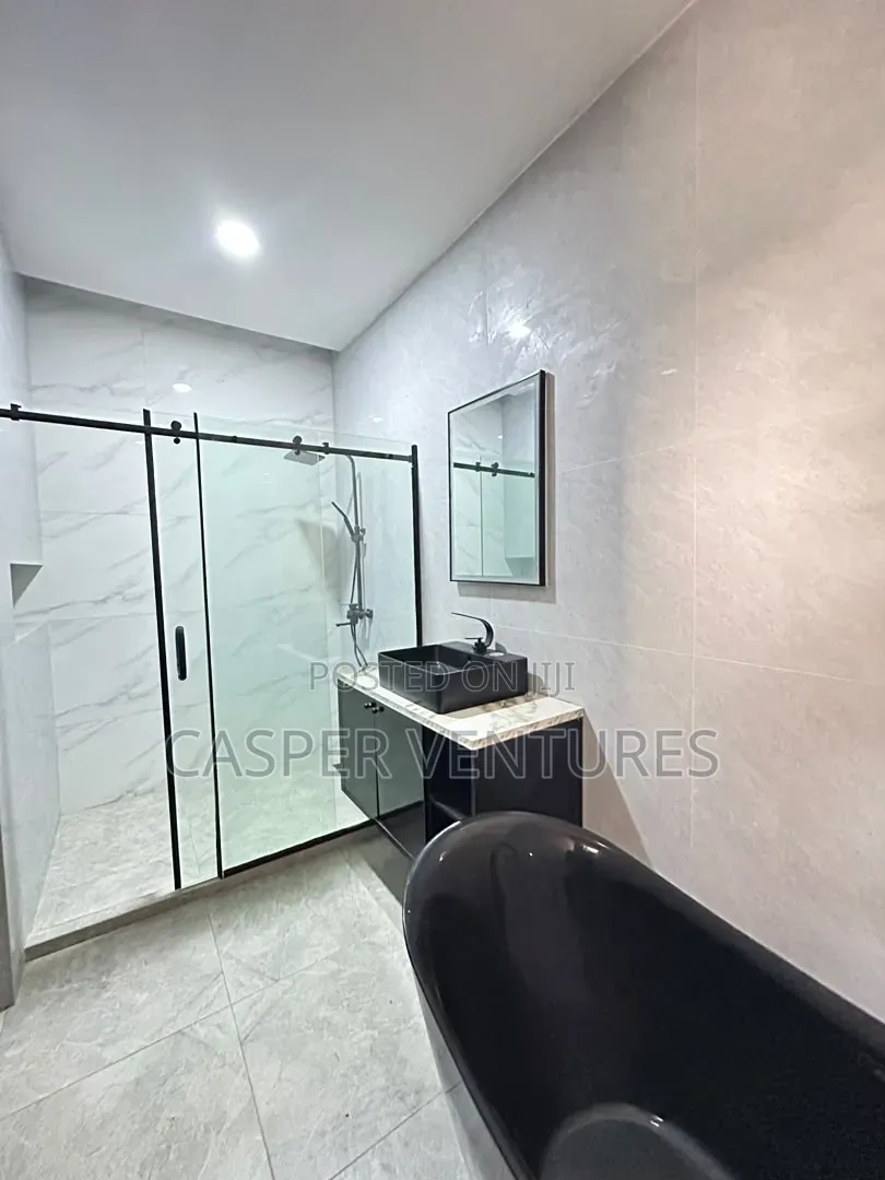 3bdrm Apartment in Elegushi, Ikate for sale in Ikate