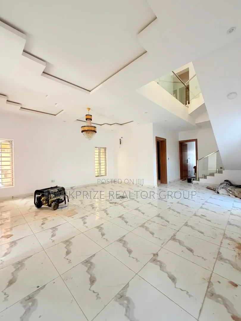 5bdrm Duplex in Magodo Gra Phase 2 for sale in GRA Phase 2 Shangisha