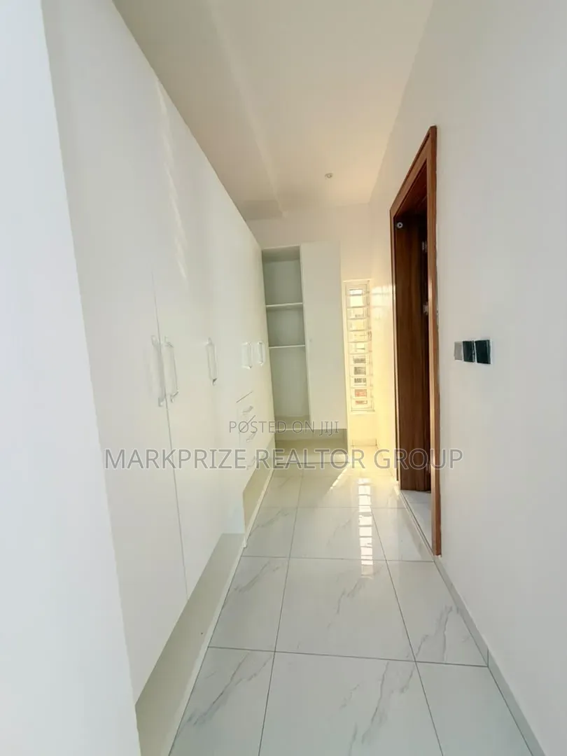 5bdrm Duplex in Magodo Gra Phase 2 for sale in GRA Phase 2 Shangisha