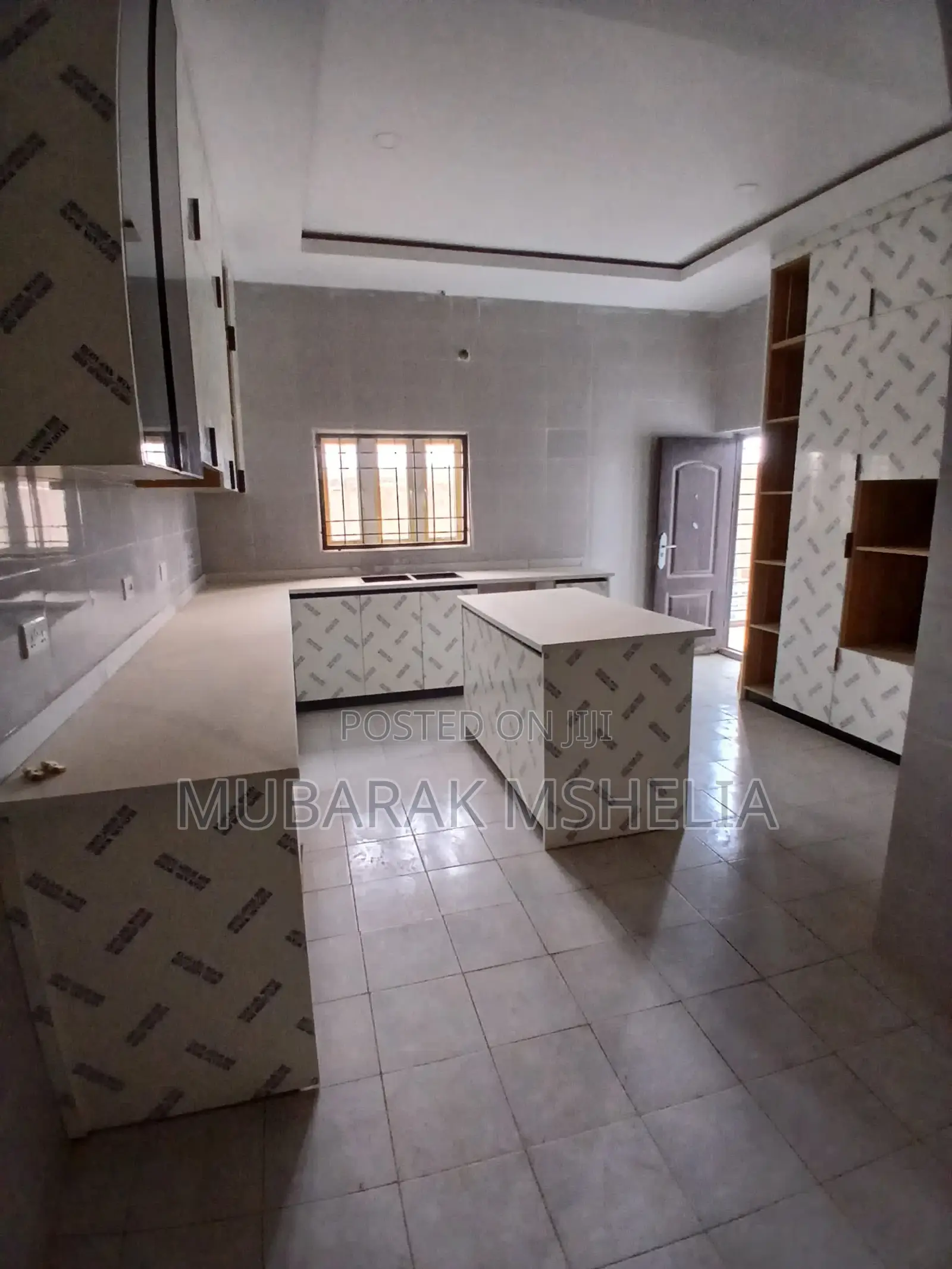 3bdrm Block of Flats in Kaura for sale in Kaura