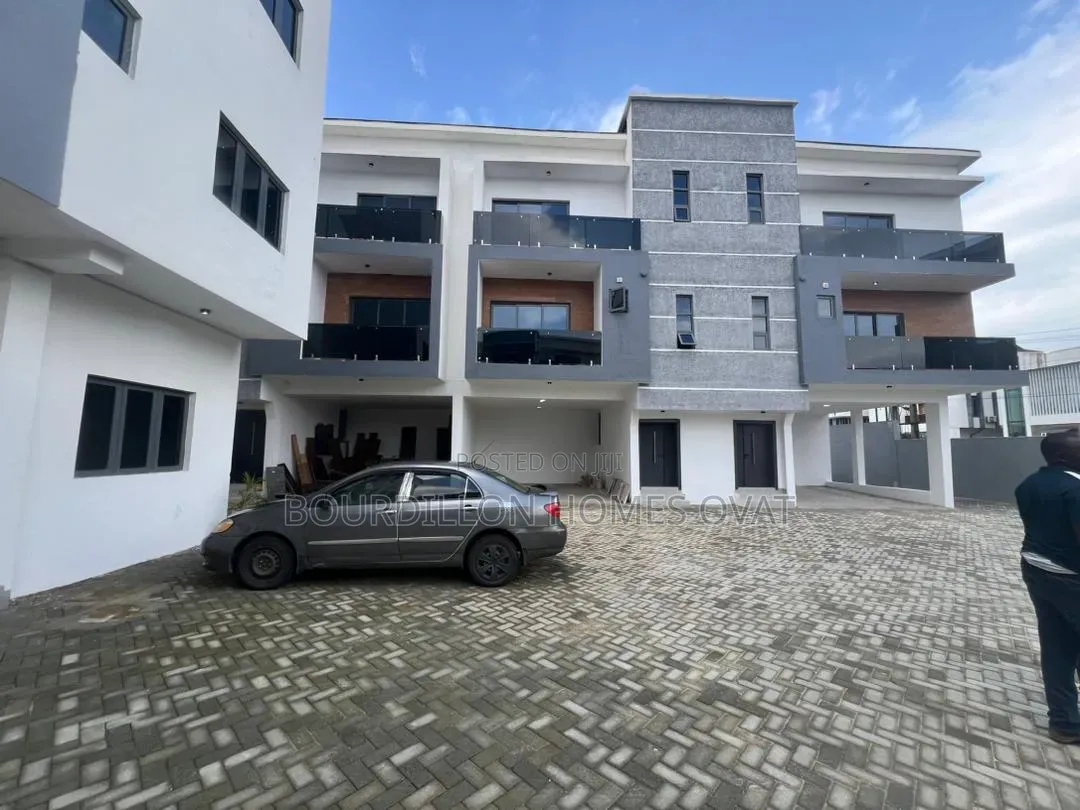 2bdrm Apartment in Ologolo Lekki Lagos for sale in Ologolo