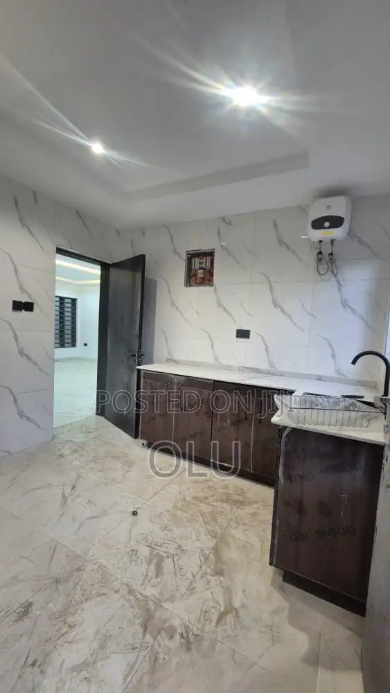 5 Units of 3 Bedroom Flat in Anthony Maryland in Mobolaji Bank Anthony Way