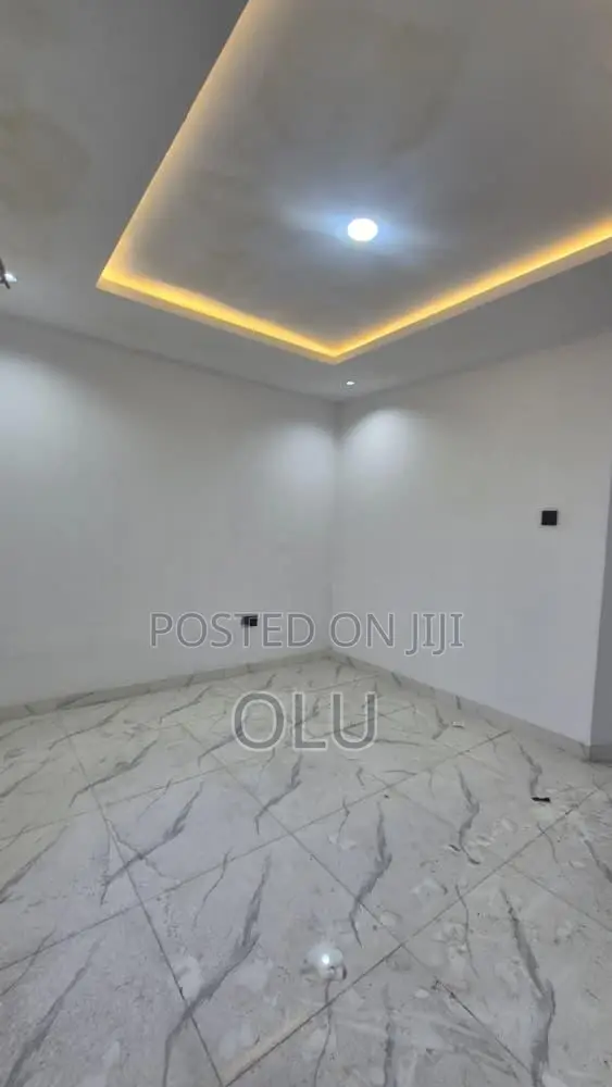 5 Units of 3 Bedroom Flat in Anthony Maryland in Mobolaji Bank Anthony Way