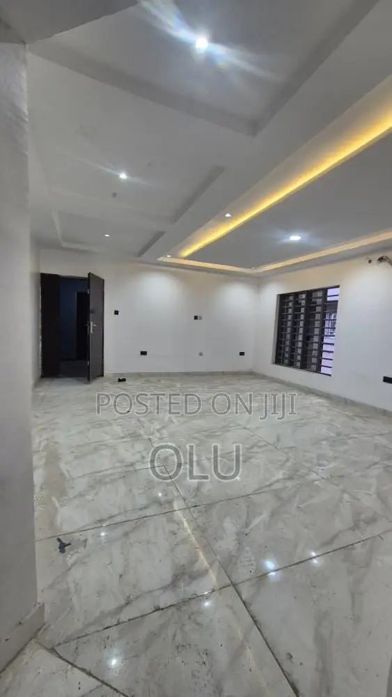 5 Units of 3 Bedroom Flat in Anthony Maryland in Mobolaji Bank Anthony Way