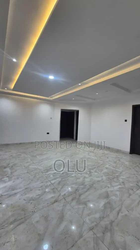 5 Units of 3 Bedroom Flat in Anthony Maryland in Mobolaji Bank Anthony Way