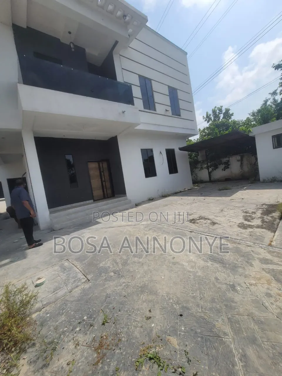 5bdrm Duplex in Thomas Estate for sale in Thomas Estate