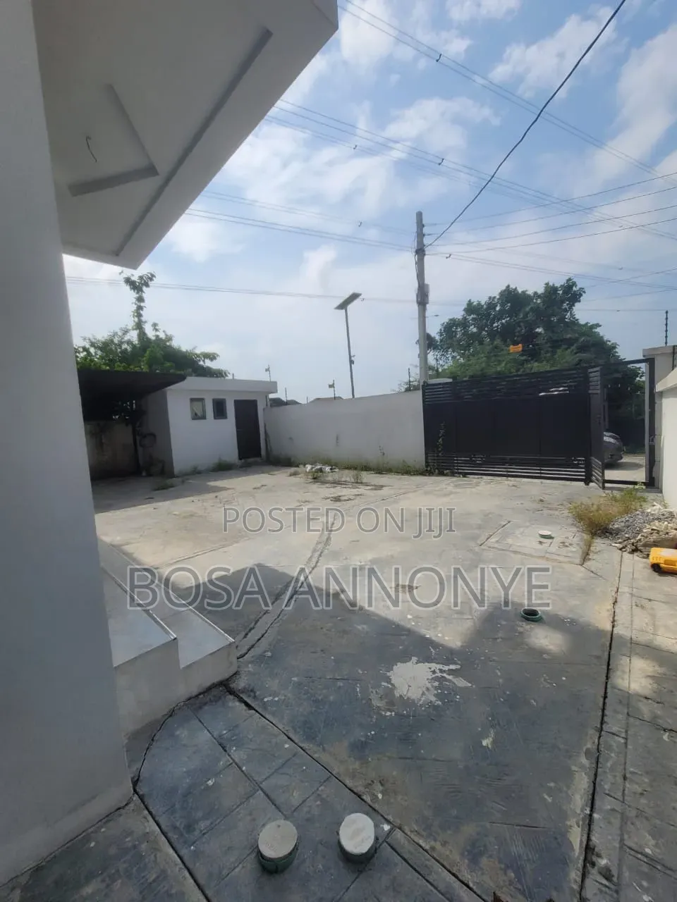 5bdrm Duplex in Thomas Estate for sale in Thomas Estate