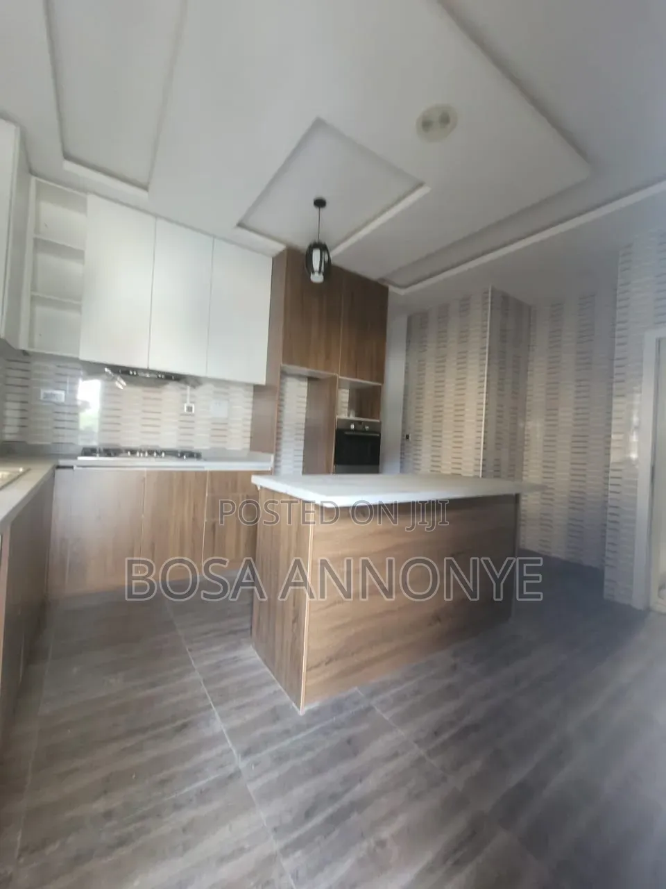 5bdrm Duplex in Thomas Estate for sale in Thomas Estate