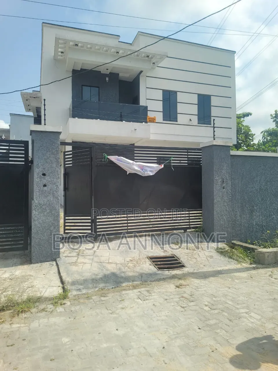 5bdrm Duplex in Thomas Estate for sale in Thomas Estate