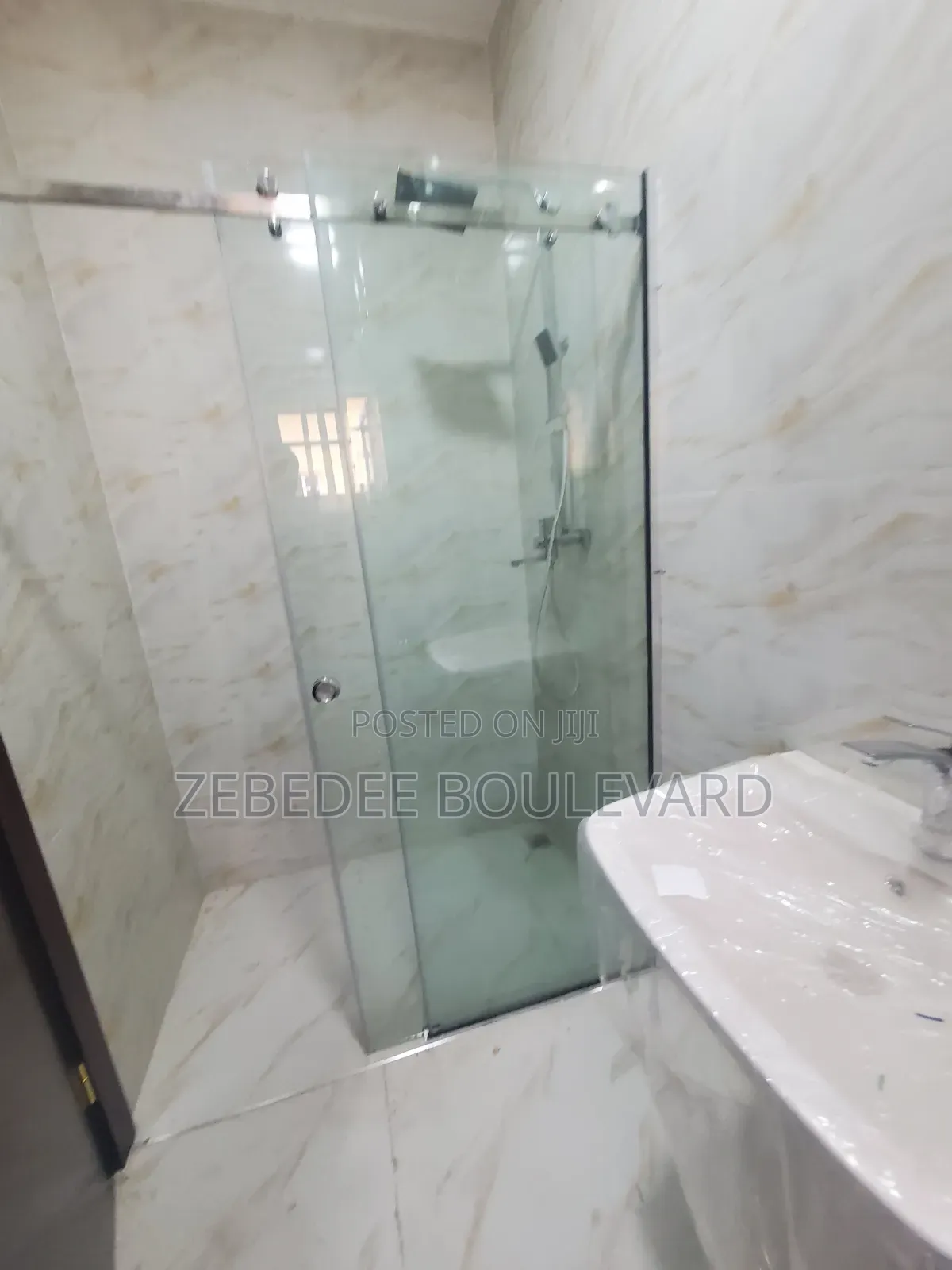3bdrm Block of Flats in Kaura for rent in Kaura