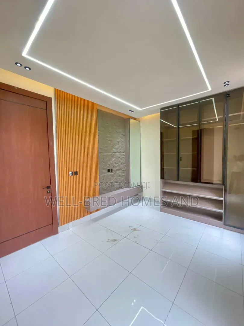 5bdrm Duplex in Lekki Phase 2 for sale in Lekki Phase 2