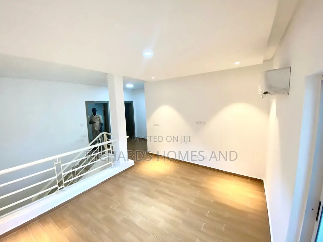 3bdrm Duplex in Ikate for rent in Ikate