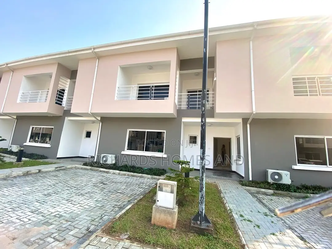 3bdrm Duplex in Ikate for rent in Ikate
