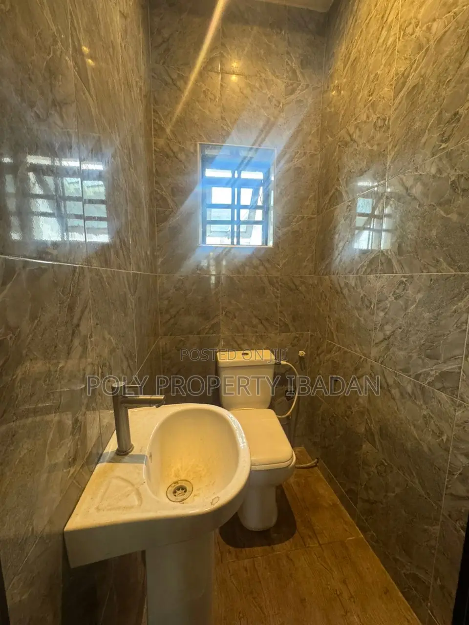 3bdrm Apartment in Olusoji Avenue, Oluyole Estate for rent in Oluyole Estate