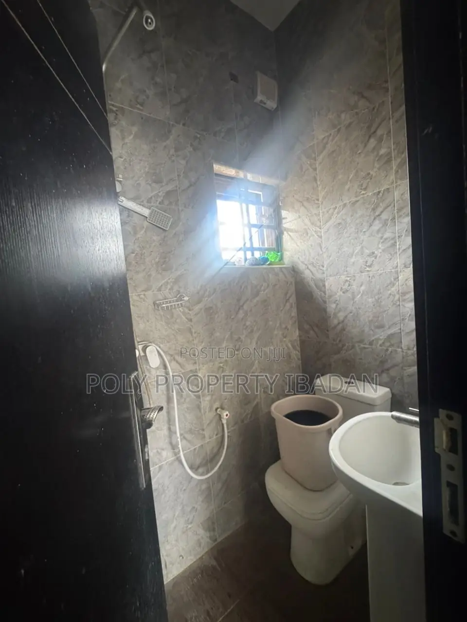 3bdrm Apartment in Olusoji Avenue, Oluyole Estate for rent in Oluyole Estate