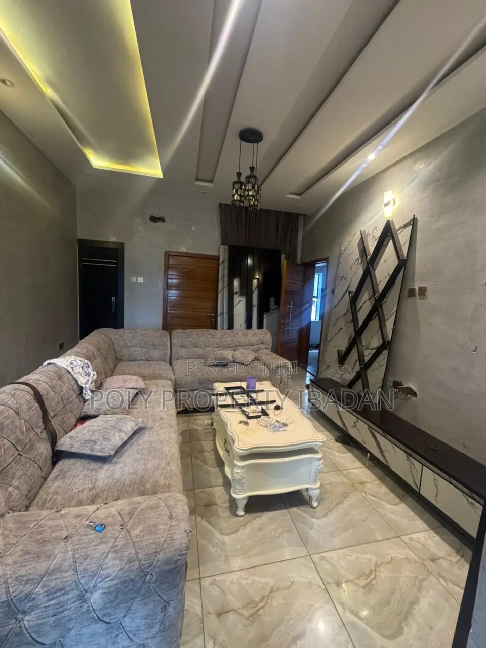 3bdrm Apartment in Olusoji Avenue, Oluyole Estate for rent in Oluyole Estate