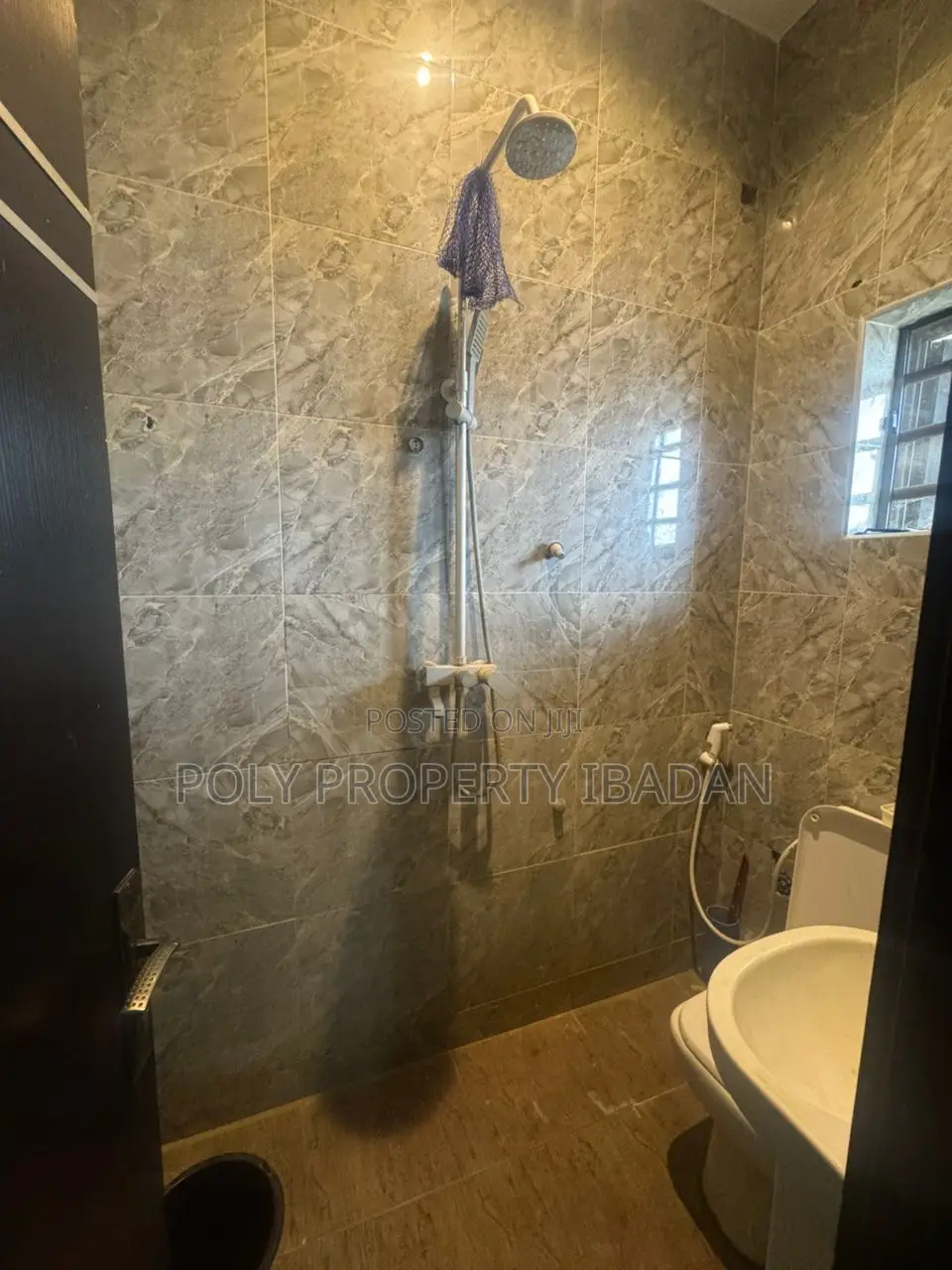 3bdrm Apartment in Olusoji Avenue, Oluyole Estate for rent in Oluyole Estate