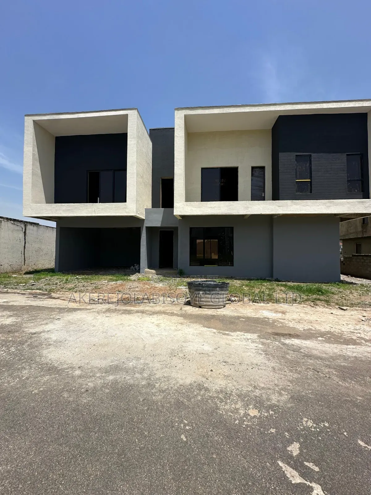 4bdrm Duplex in In An Estate Around for sale in Life Camp