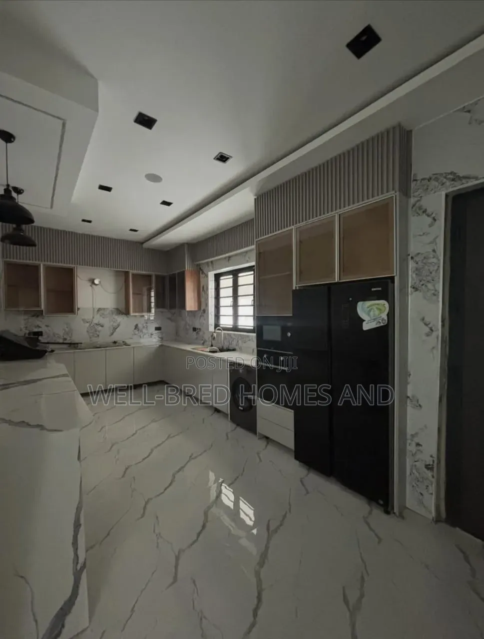 5bdrm Duplex in Lekki Phase 1 for sale in Lekki Phase 1